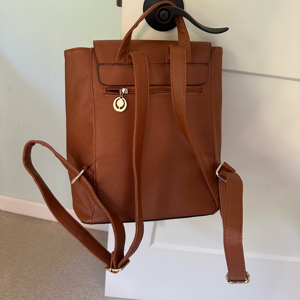 Chic cognac Backpack - Picture 2 of 3